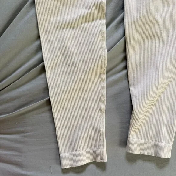 Ribbed Set - Picture 2 of 5